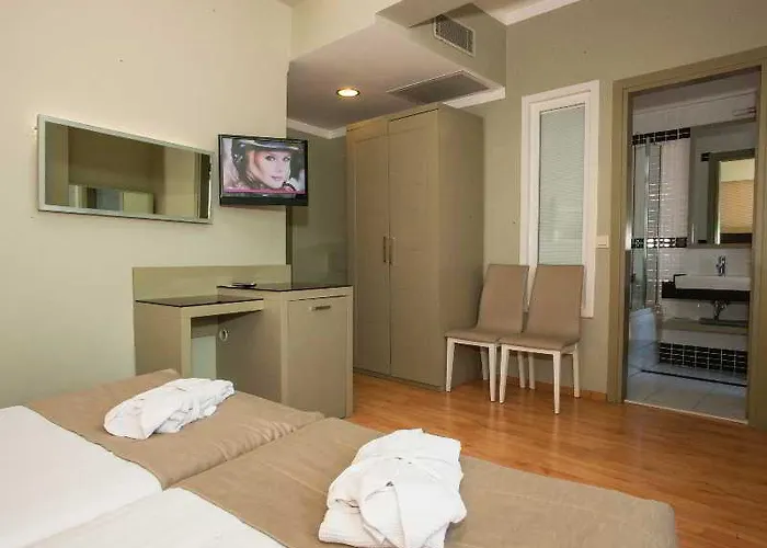 מלון Hotellino 3*